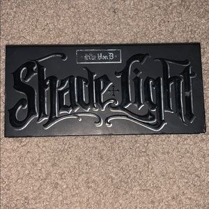 Kat Von D shade light palette light used